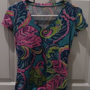Lilly V-neck tee